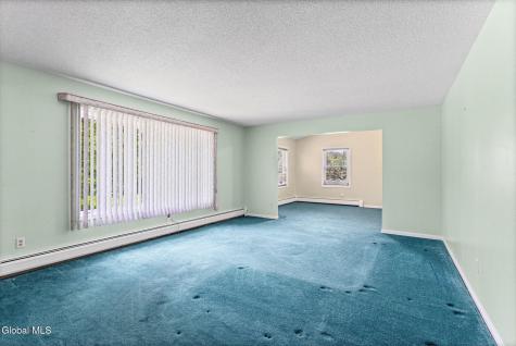 17 Huntington Parkway Ballston Lake NY 12019