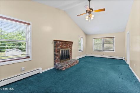 17 Huntington Parkway Ballston Lake NY 12019