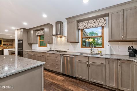 5 Mallards Landing S Waterford NY 12188