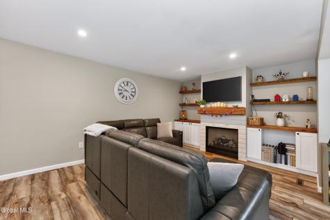 5 Mallards Landing S Waterford NY 12188