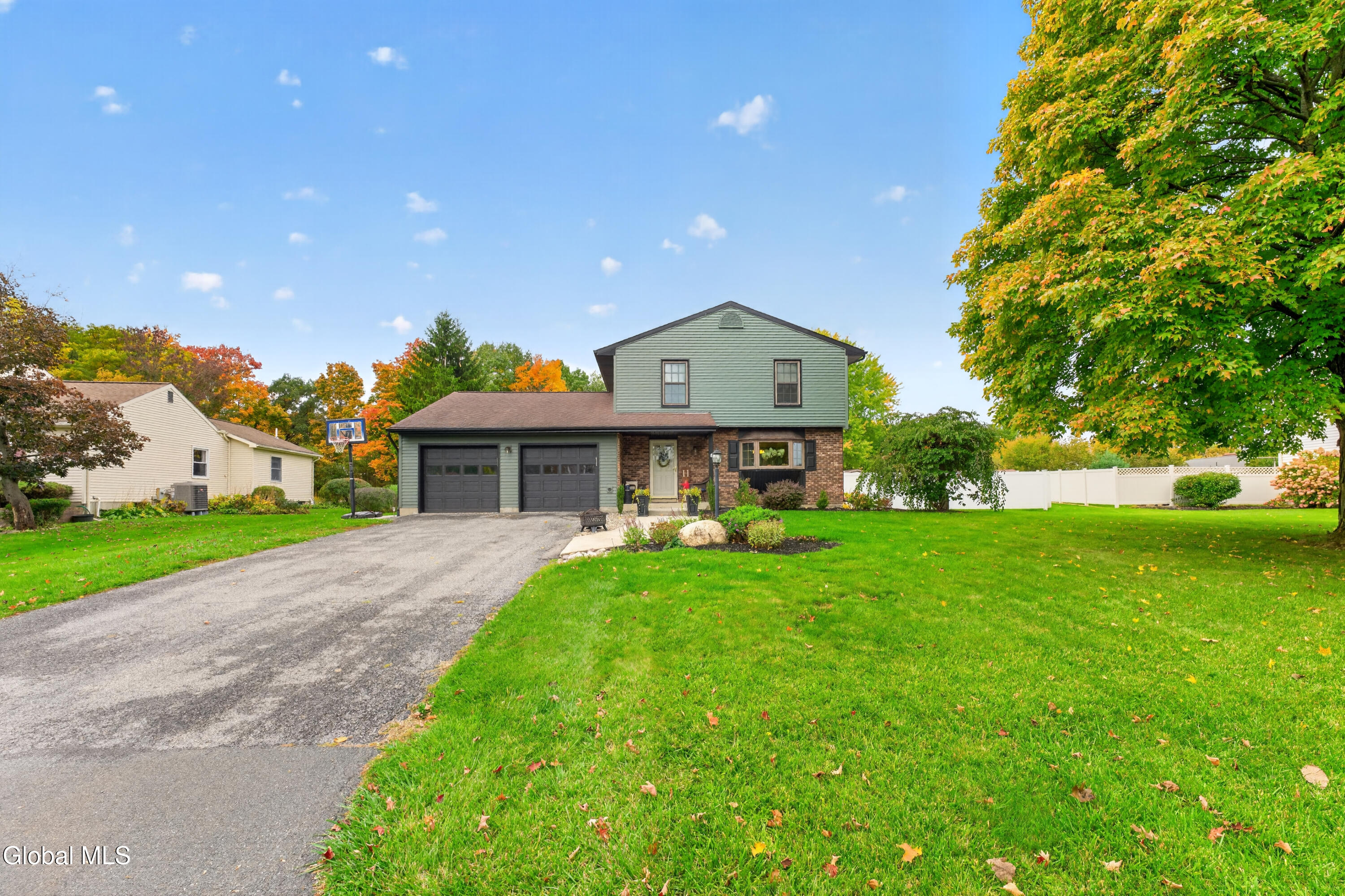 5 Mallards Landing S Waterford NY 12188