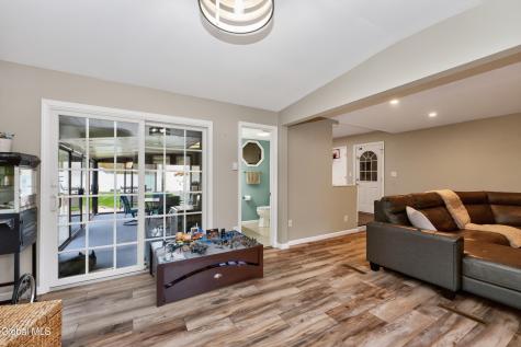 5 Mallards Landing S Waterford NY 12188