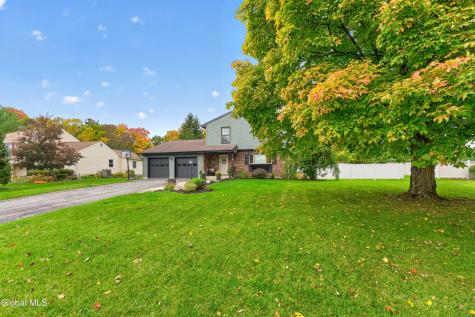 5 Mallards Landing S Waterford NY 12188