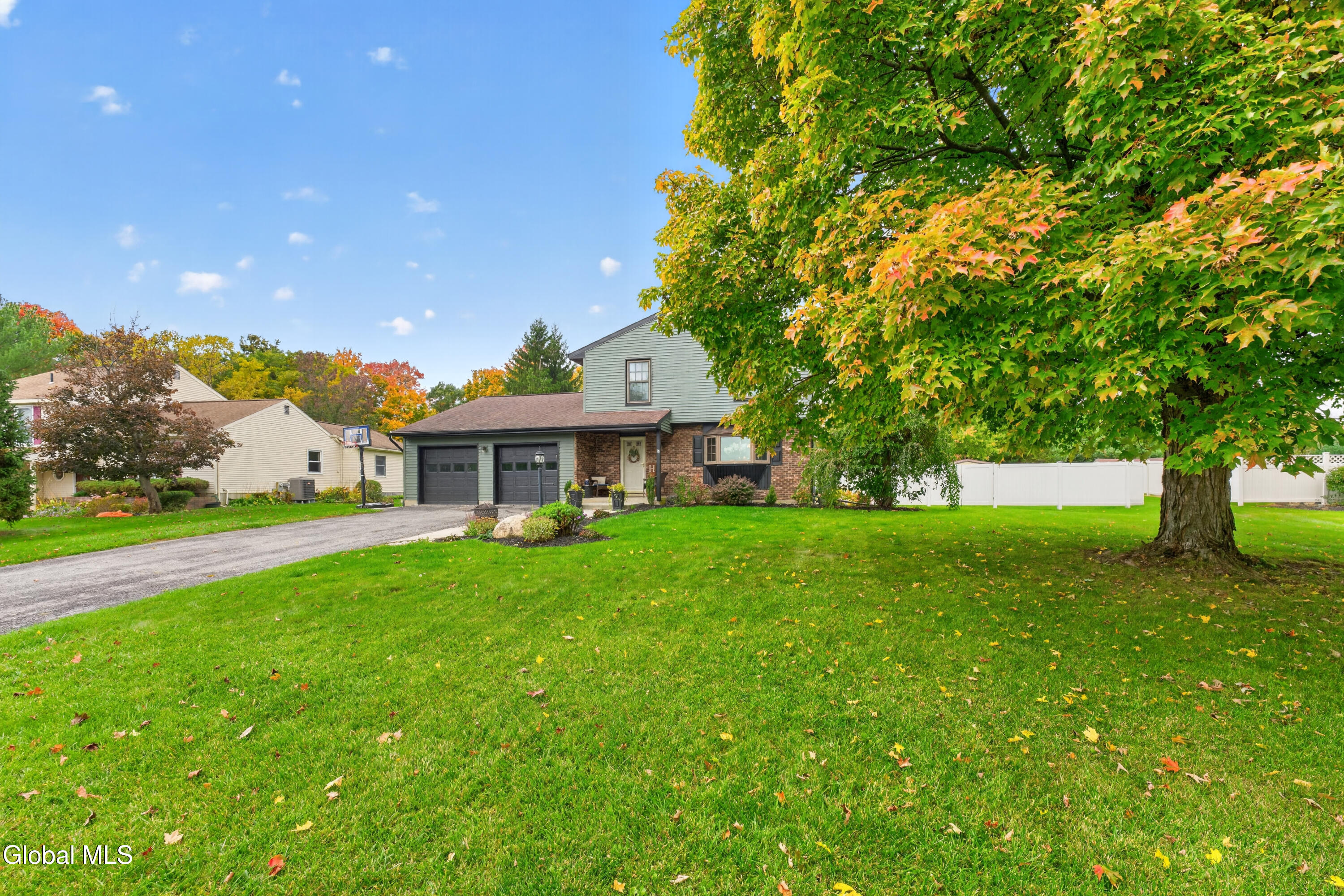 5 Mallards Landing S Waterford NY 12188