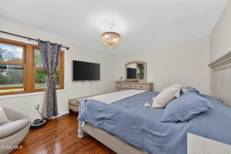 5 Mallards Landing S Waterford NY 12188
