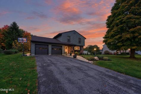 5 Mallards Landing S Waterford NY 12188