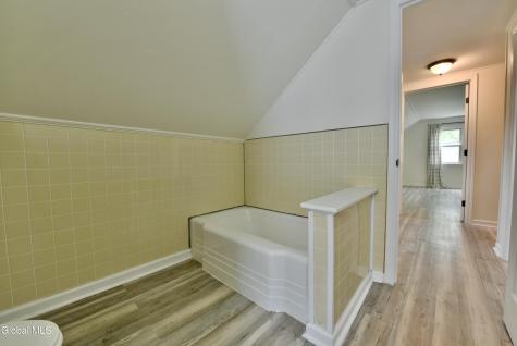 1702 Lenox Road Schenectady NY 12308