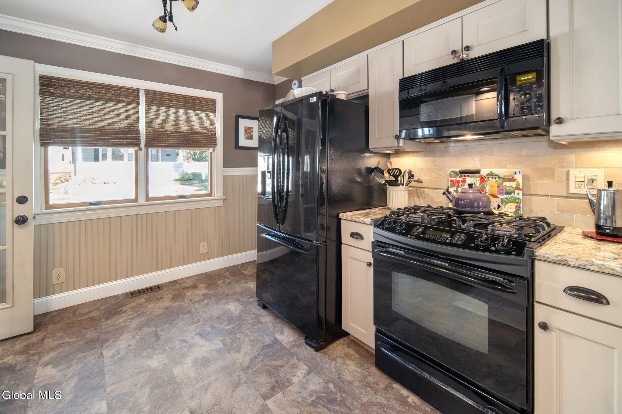 23 Vanwyck Street Gloversville NY 12078