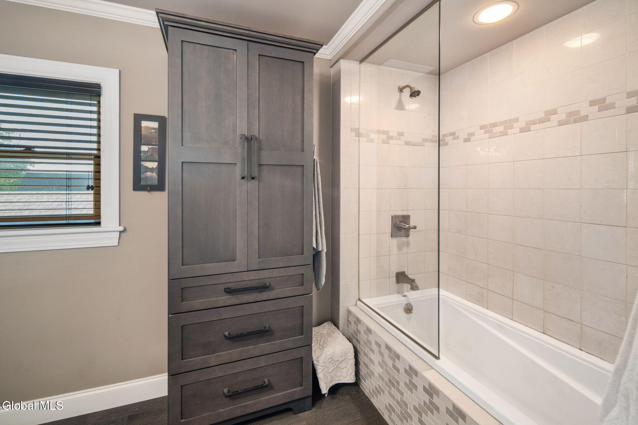23 Vanwyck Street Gloversville NY 12078