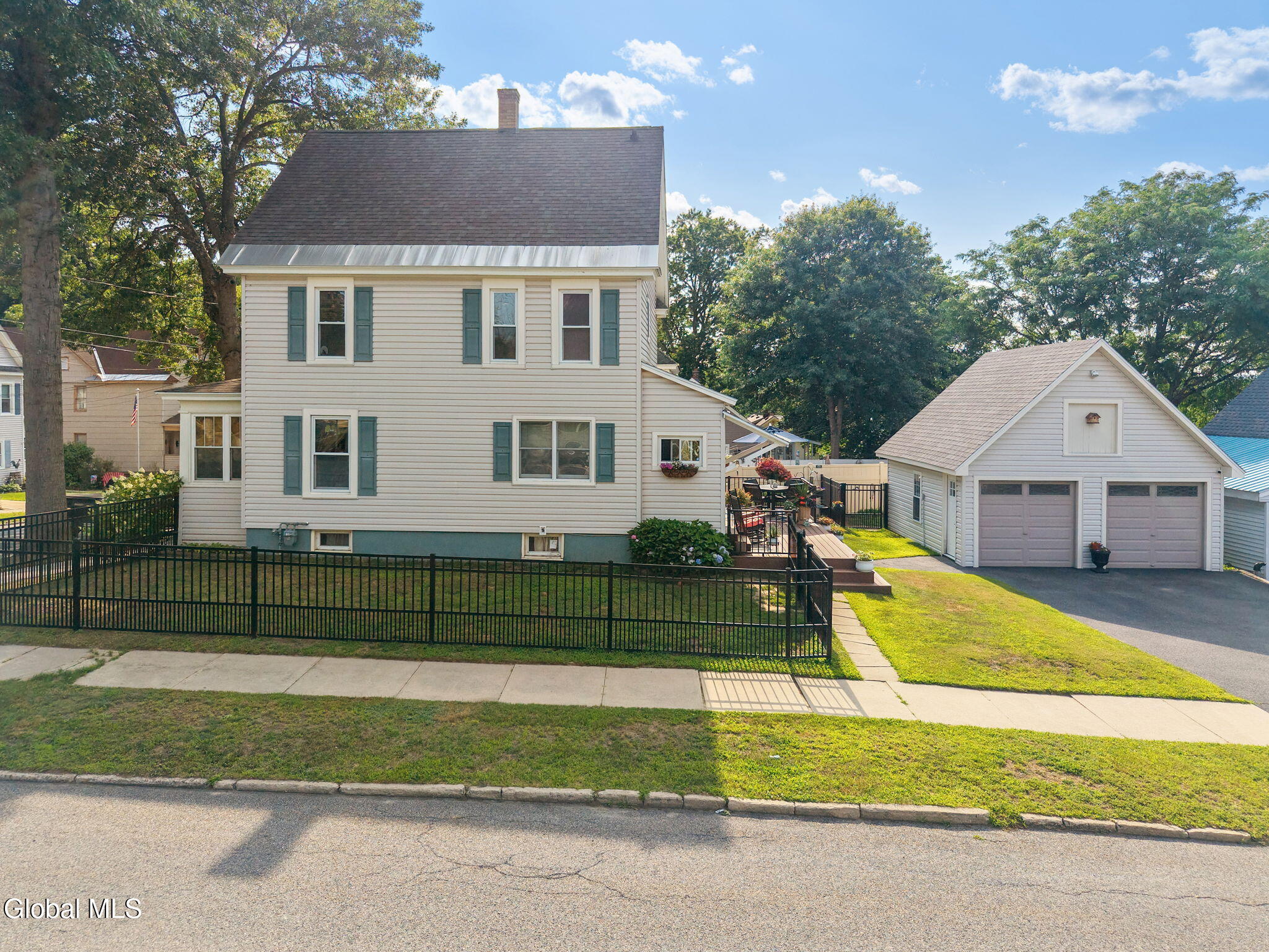 23 Vanwyck Street Gloversville NY 12078