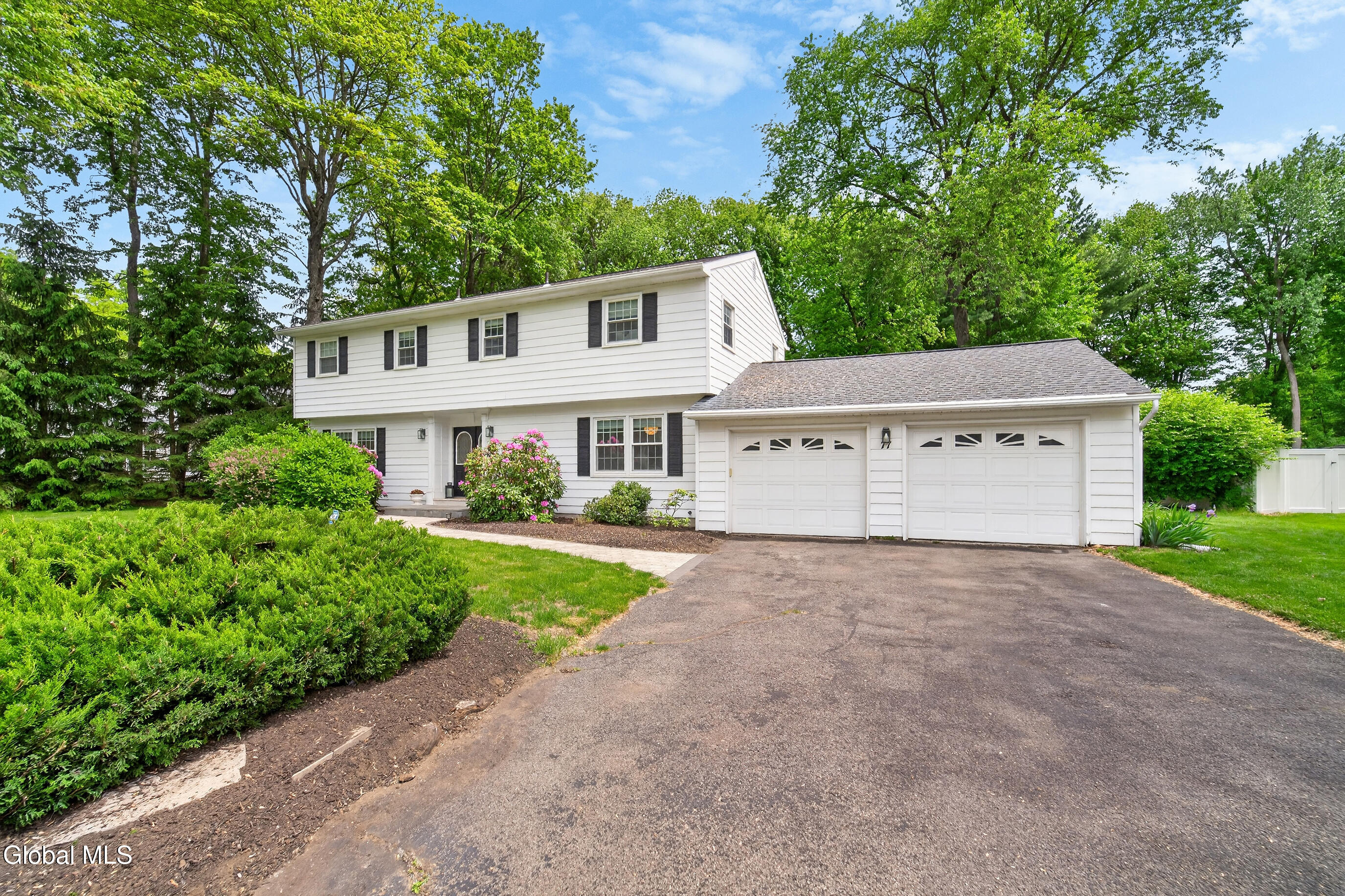 77 Huntersfield Road Delmar NY 12054