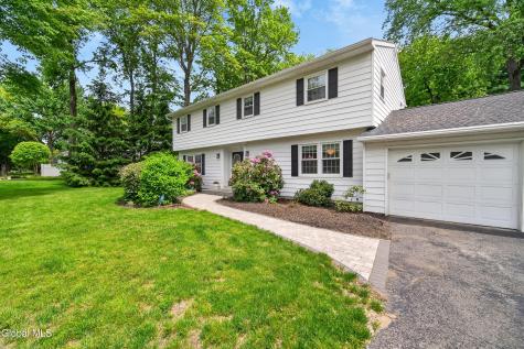 77 Huntersfield Road Delmar NY 12054