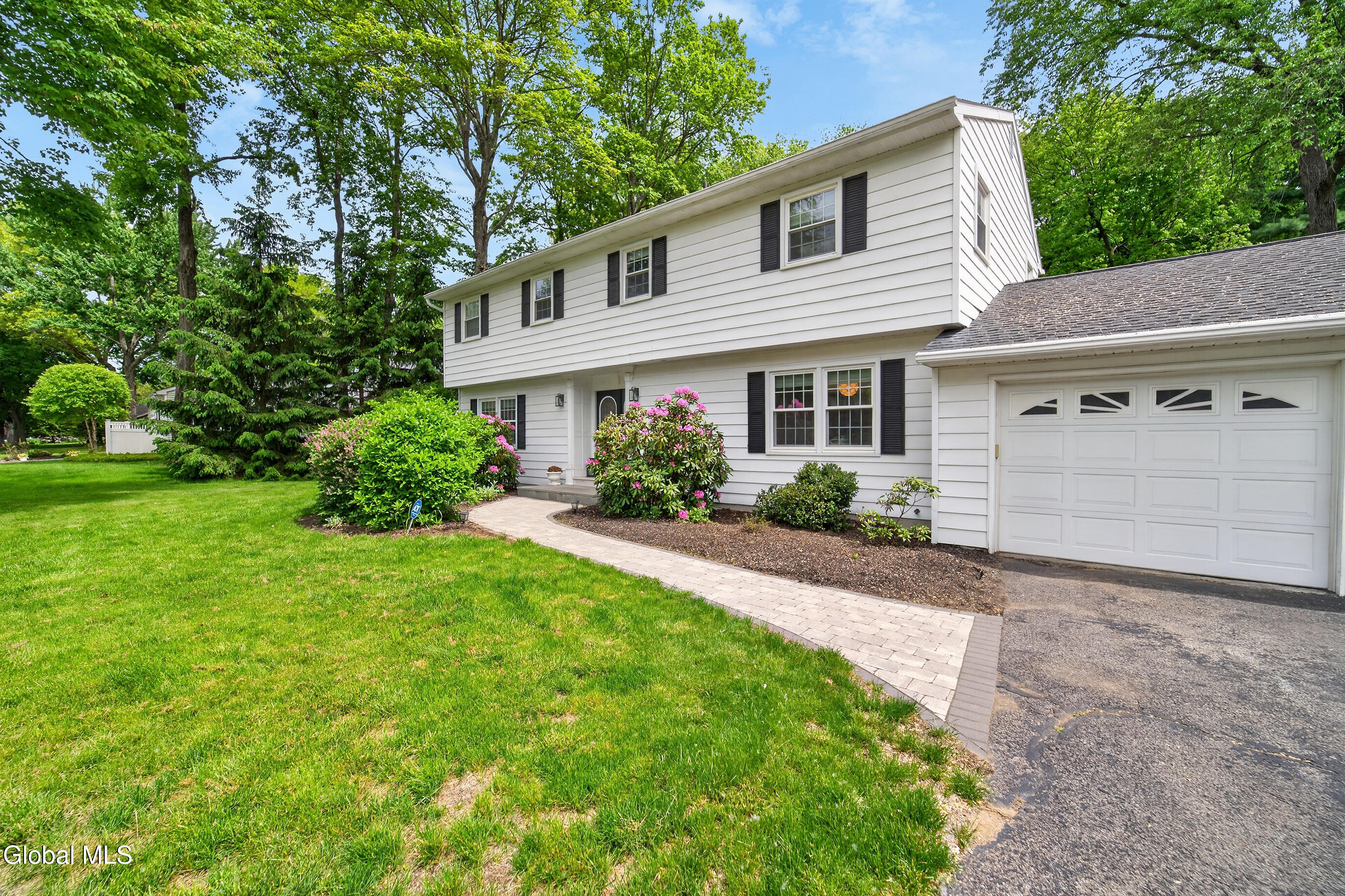 77 Huntersfield Road Delmar NY 12054