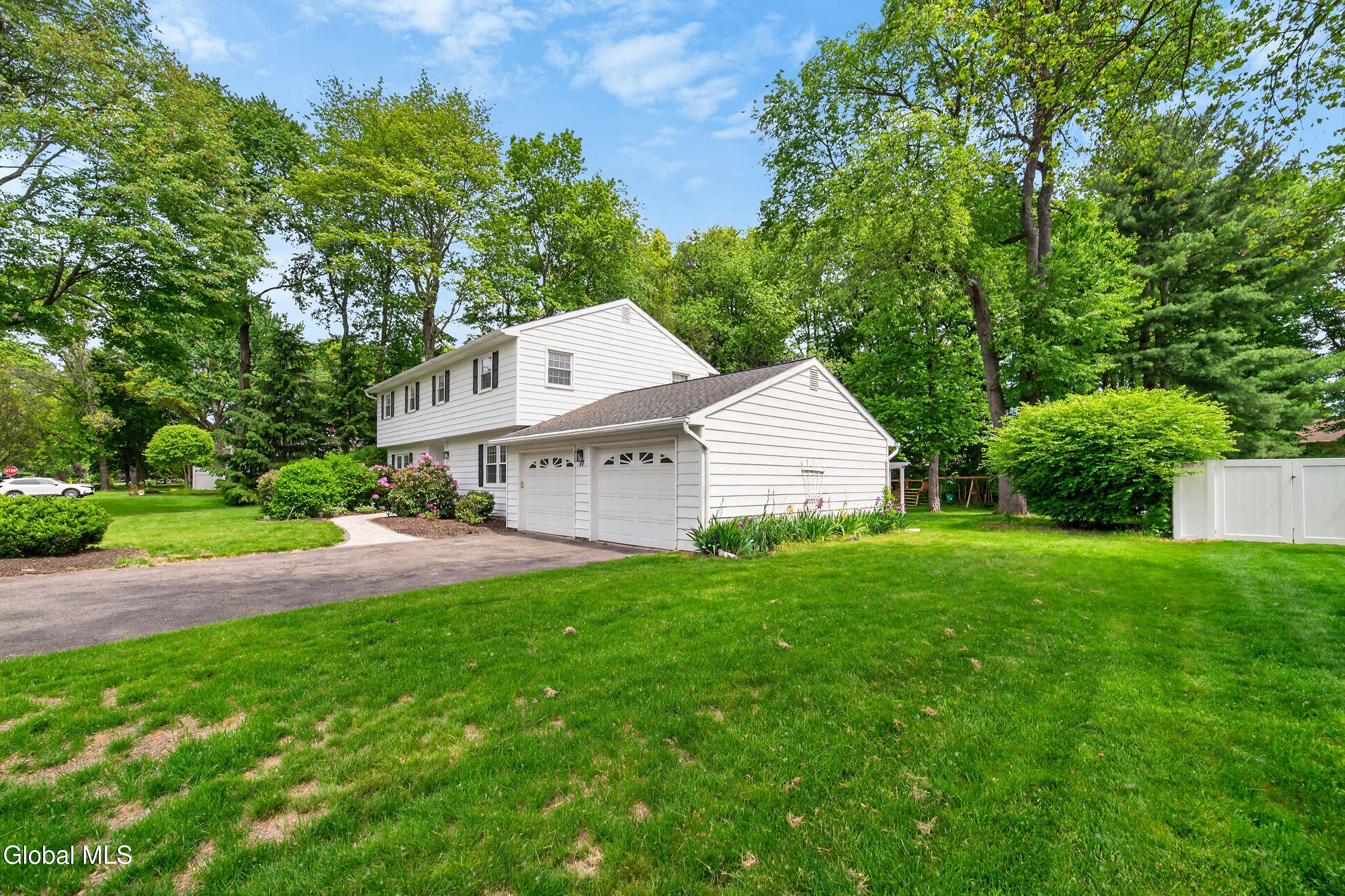 77 Huntersfield Road Delmar NY 12054