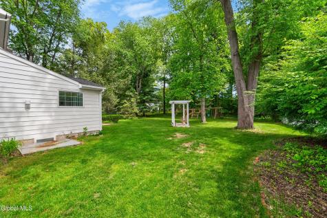 77 Huntersfield Road Delmar NY 12054