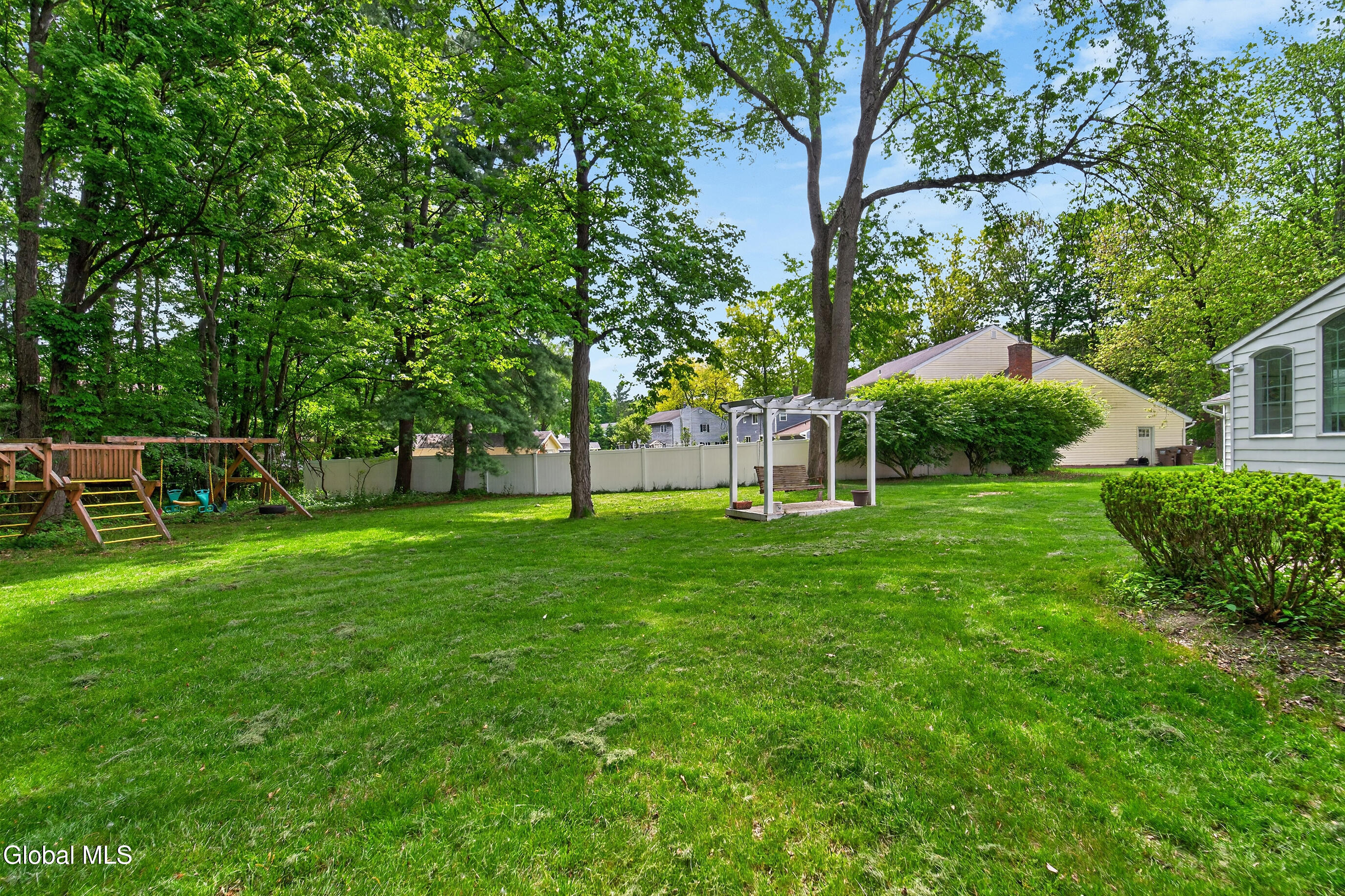 77 Huntersfield Road Delmar NY 12054