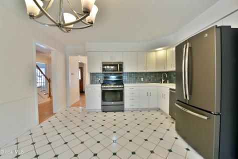 17 Canterbury Road Clifton Park NY 12065