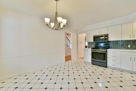 17 Canterbury Road Clifton Park NY 12065