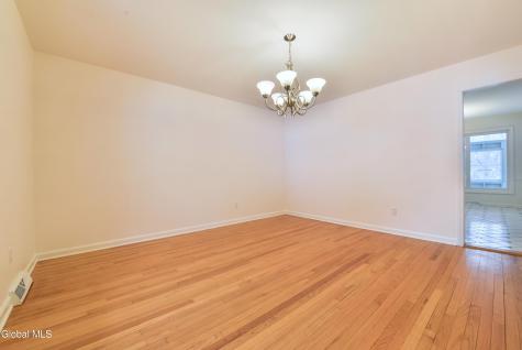 17 Canterbury Road Clifton Park NY 12065