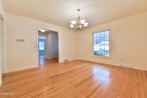 17 Canterbury Road Clifton Park NY 12065