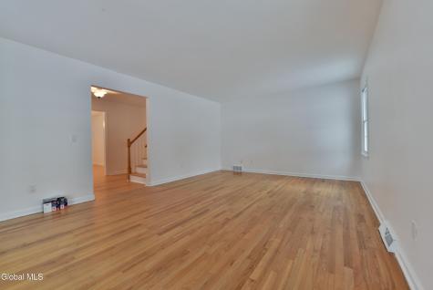 17 Canterbury Road Clifton Park NY 12065