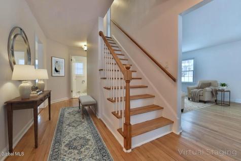 17 Canterbury Road Clifton Park NY 12065