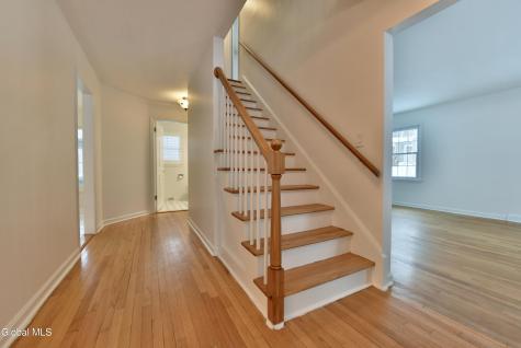 17 Canterbury Road Clifton Park NY 12065