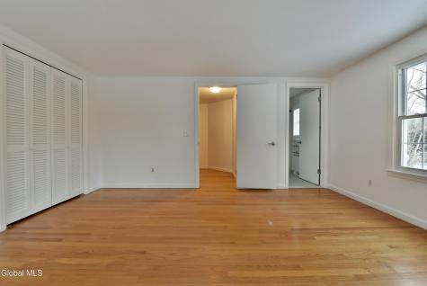 17 Canterbury Road Clifton Park NY 12065