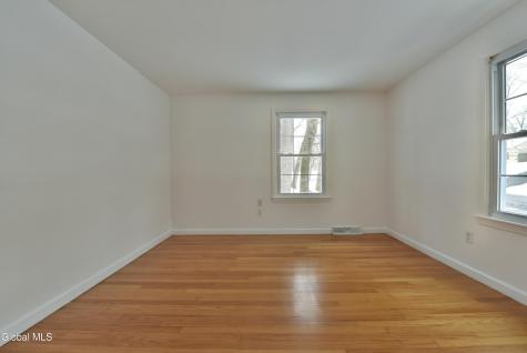 17 Canterbury Road Clifton Park NY 12065