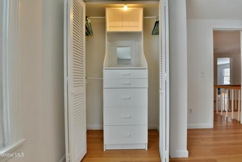 17 Canterbury Road Clifton Park NY 12065