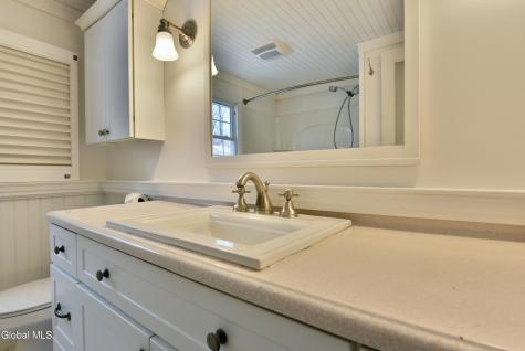 17 Canterbury Road Clifton Park NY 12065