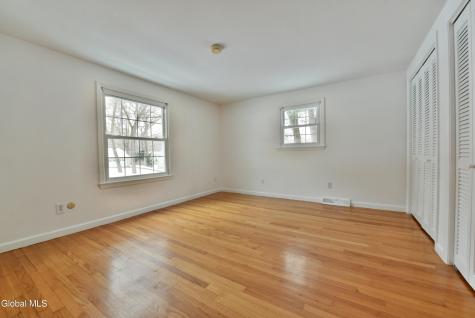 17 Canterbury Road Clifton Park NY 12065