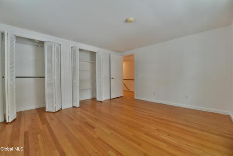 17 Canterbury Road Clifton Park NY 12065