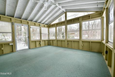 17 Canterbury Road Clifton Park NY 12065