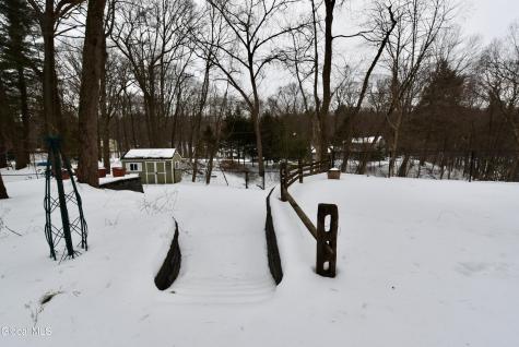 17 Canterbury Road Clifton Park NY 12065