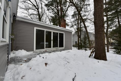 17 Canterbury Road Clifton Park NY 12065