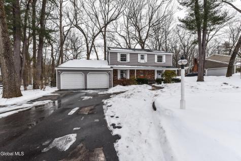 17 Canterbury Road Clifton Park NY 12065