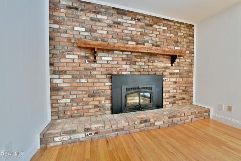 17 Canterbury Road Clifton Park NY 12065