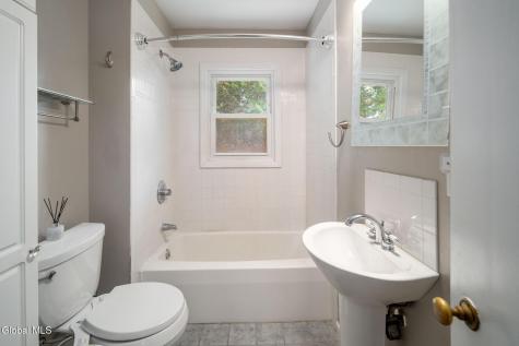 9 Sutherland Drive Glenville NY 12302