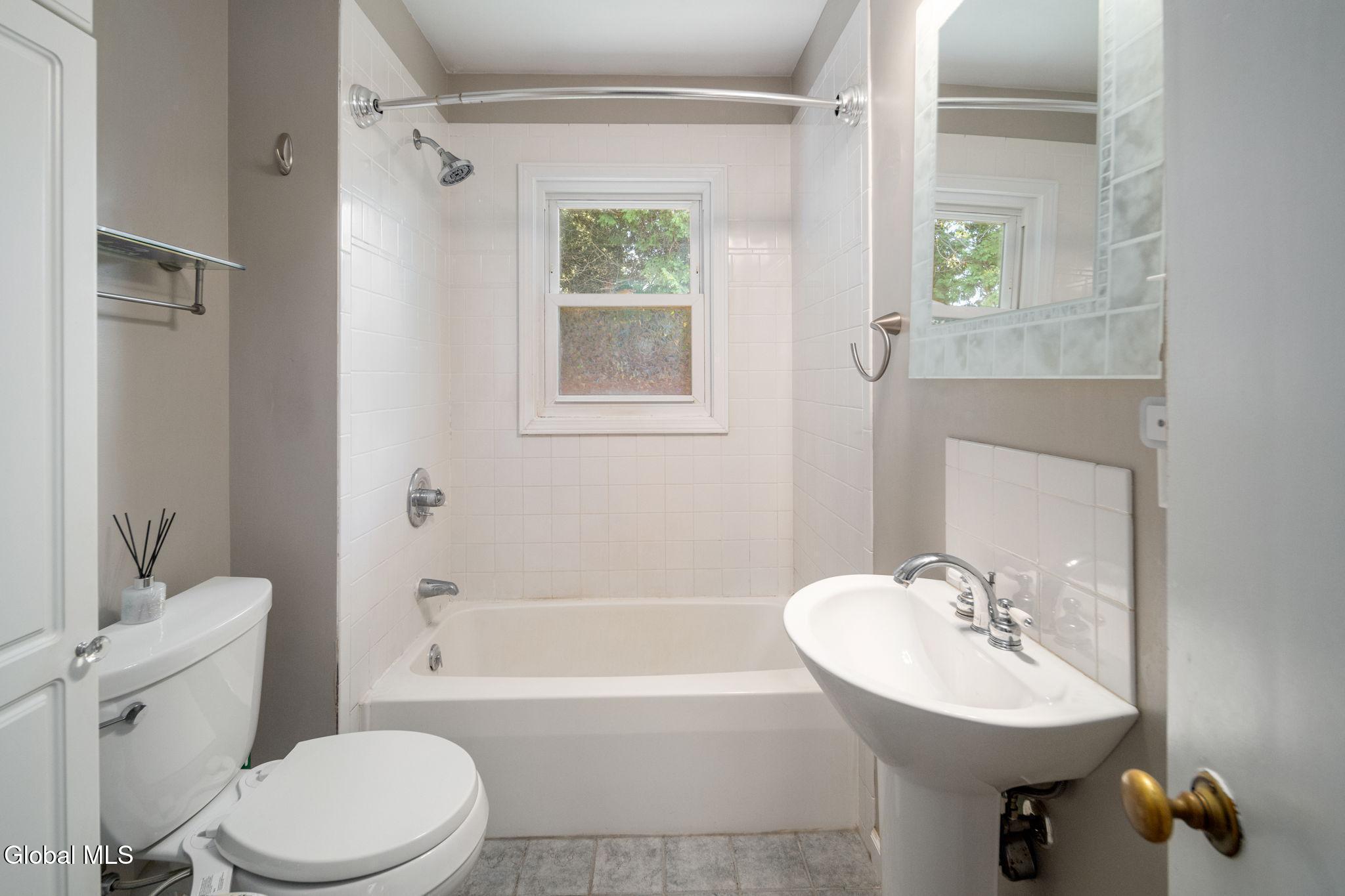 9 Sutherland Drive Glenville NY 12302