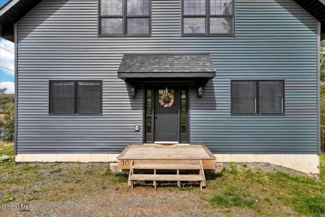 30 Harriman Rd Extension Averill Park NY 12018