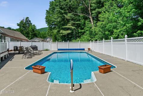 18 Mockingbird Lane Queensbury NY 12804