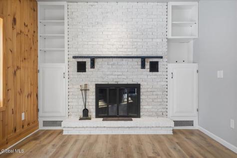 21 Pinewood Hollow Road Queensbury NY 12804