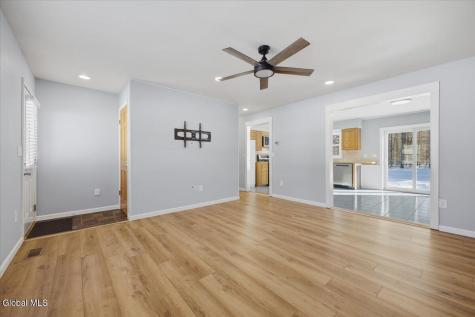 21 Pinewood Hollow Road Queensbury NY 12804