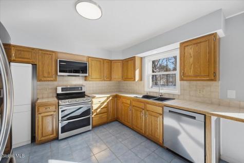 21 Pinewood Hollow Road Queensbury NY 12804