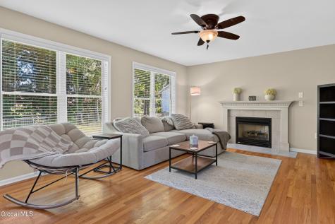 2 Hampshire Place Clifton Park NY 12065