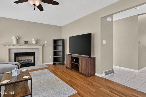 2 Hampshire Place Clifton Park NY 12065