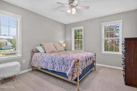 2 Hampshire Place Clifton Park NY 12065
