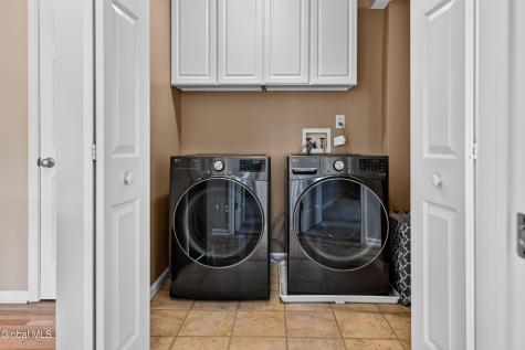 2 Hampshire Place Clifton Park NY 12065