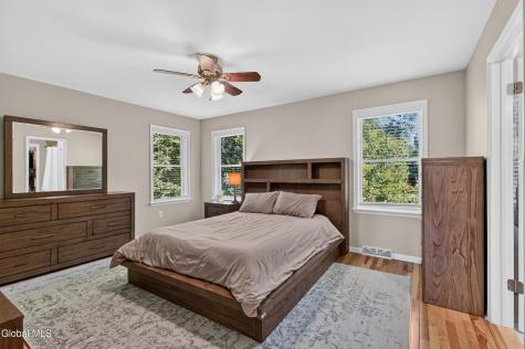 2 Hampshire Place Clifton Park NY 12065